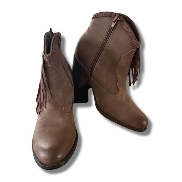 Pierre Dumas Women's Brown Fringe Block Heel Ankle Boots Western Size 6 - Picture 2 of 9